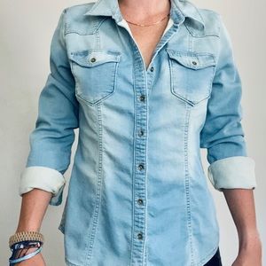 GUESS • DENIM LONG SLEEVE TOP • SIZE L